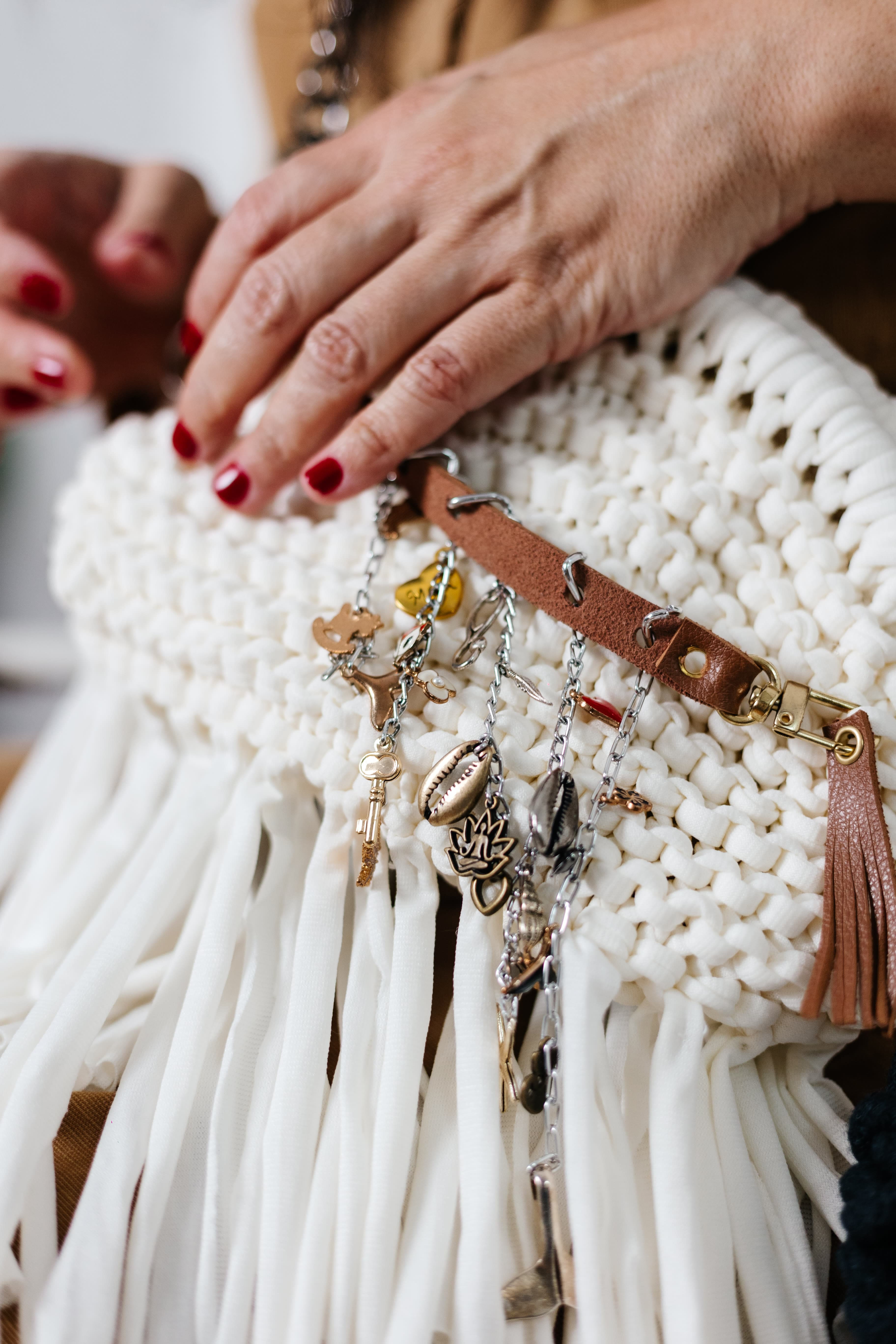 Clutch Branca da Paz
